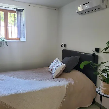 Apartmán Charmant Studio Au Calme